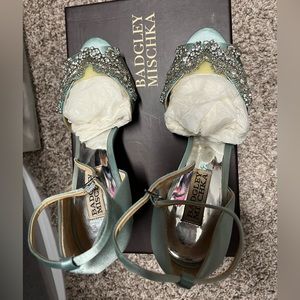 Badgley Mischka blue heels